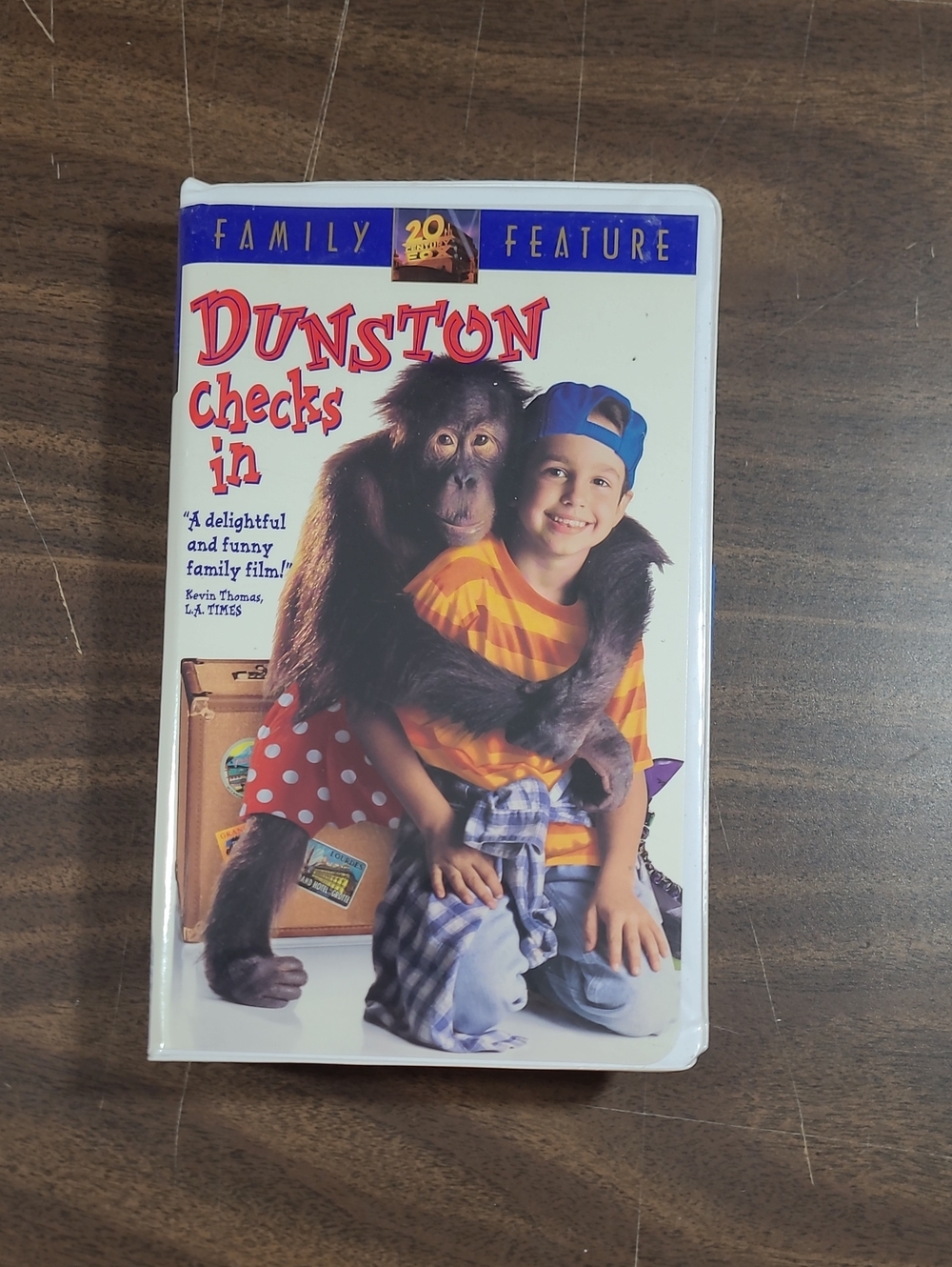 Dunston Checks In VHS Movie Family Feature Clamshell